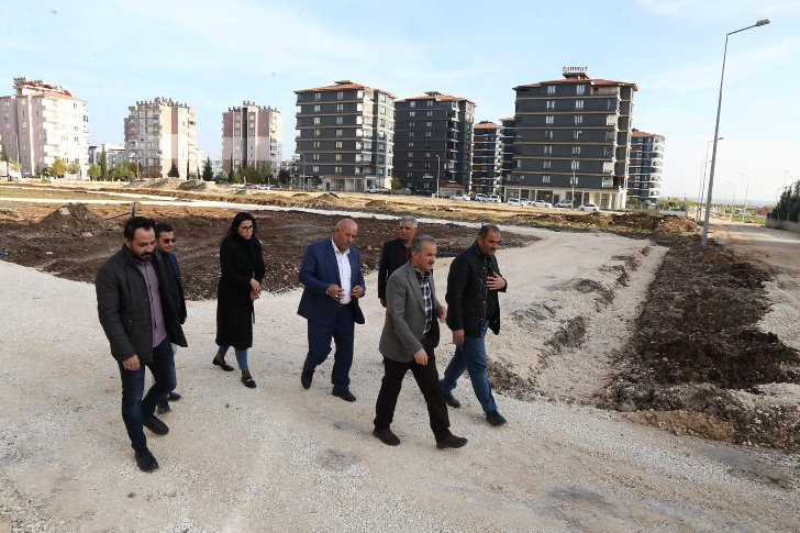 Adıyaman Altınşehir Mahallesi Gökkuşağı Caddesi’ndeki çalışmalar tüm hızıyla devam ediyor.