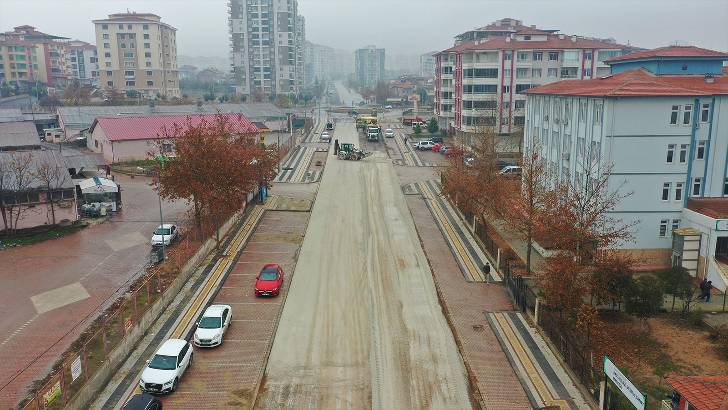 Göztepe Mahallesi Akgeyik Caddesi’nde yol bakım çalışmaları devam ediyor