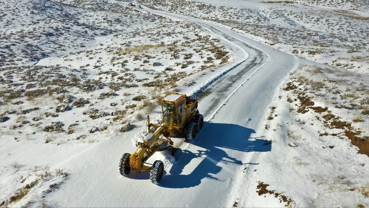 Büyükşehir Belediyesi,rakımı yüksek olan ilçelerde karla mücadele çalışmalarına devam ediyor