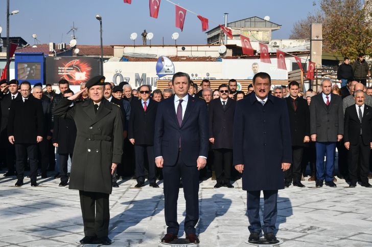 Türkiye Cumhuriyeti’nin kurucularından 2. Cumhurbaşkanı İsmet İnönü, ölümünün 49’uncu yıl dönümünde düzenlenen törenle anıldı.