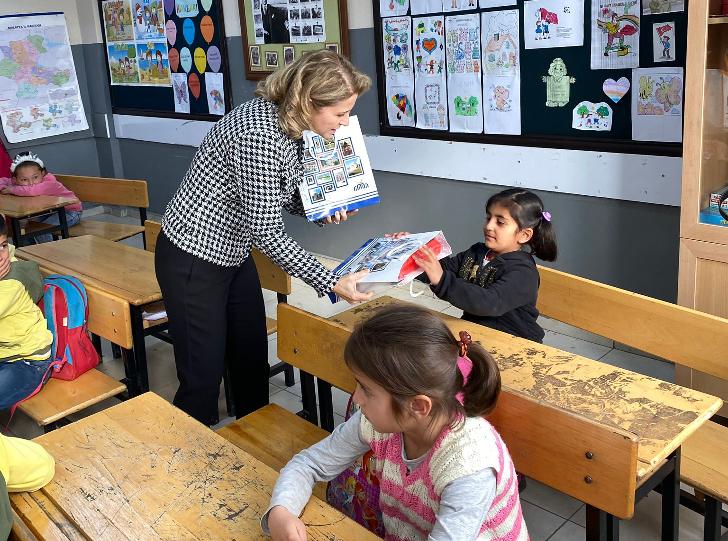 Vali Hulusi Şahin’in Eşi Malatya Gönül Elçileri Temsilcisi Ebru Şahin’den Köy Okullarına Ziyaret