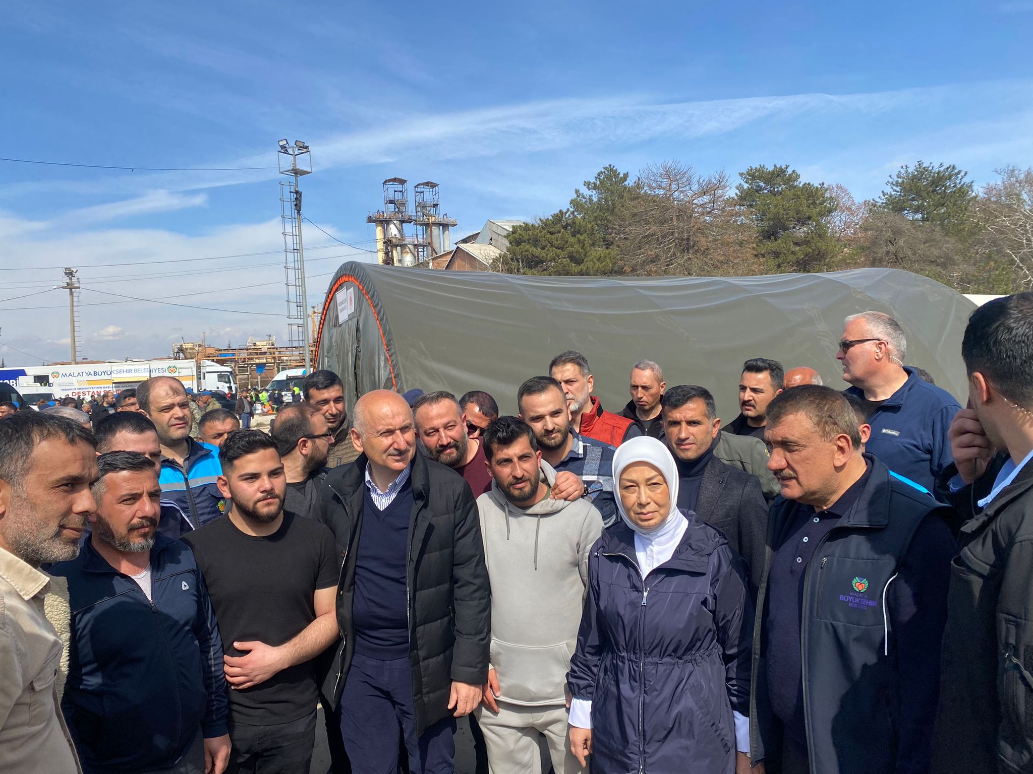 Bakan Karaismailoğlu, Malatya’da Depremzedeleri Ziyaret Etti