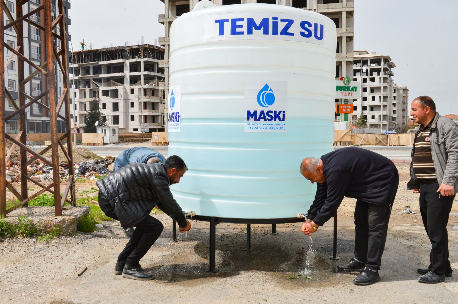 Vatandaşların Su İhtiyacı Tankerlerle Karşılanıyor