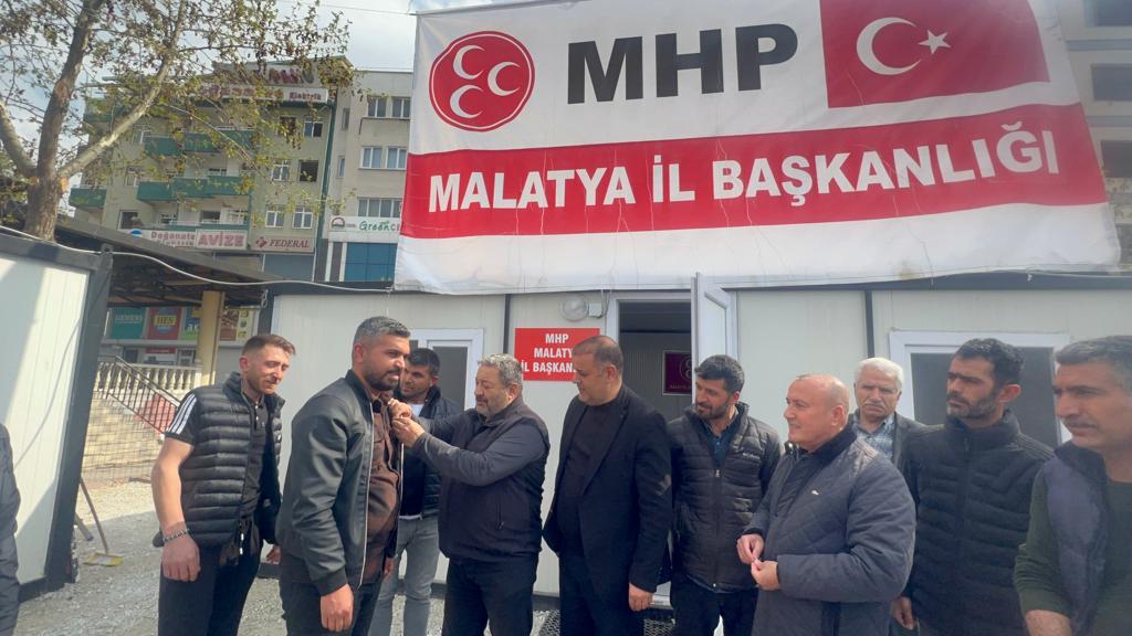 Gelecek Partisi’nden İstifa Ederek MHP’ye Katıldılar