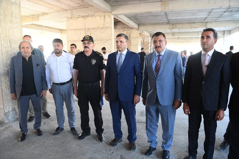Başkan Gürkan ve Malatya Valisi Hulusi Şahin Orduzu Bölgesinde yeni yapılan Polis Evi inşaatında incelemelerde bulundu