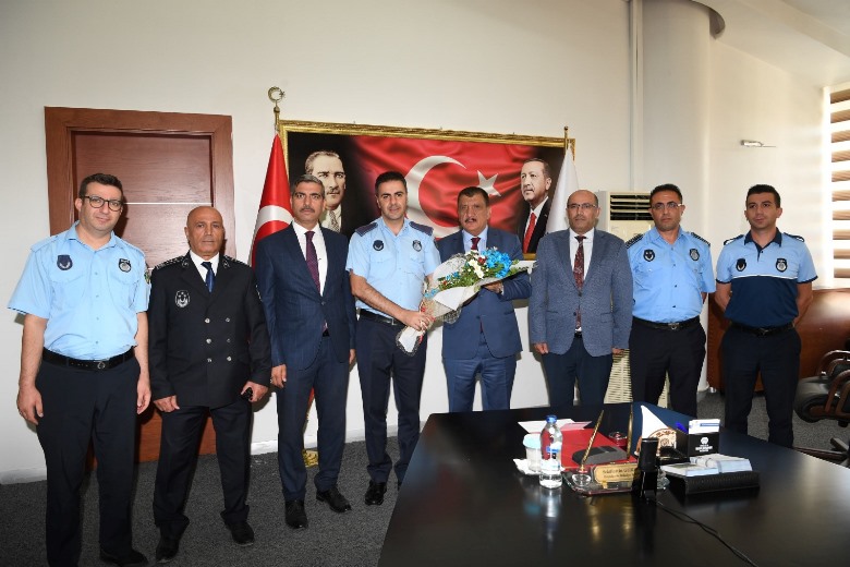 Malatya Büyükşehir Belediye Başkanı Selahattin Gürkan, Zabıta Teşkilatını makamında ağırlayarak, Zabıta Haftalarını tebrik etti.