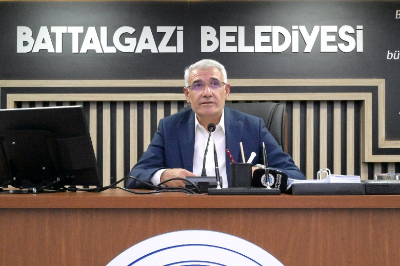 Battalgazi Belediye Meclisi Eylül ayı olağan toplantısı, Battalgazi Belediye Başkanı Osman Güder başkanlığında gerçekleştirildi.