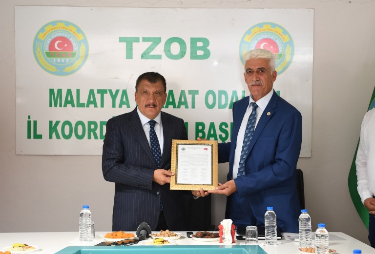 Malatya Büyükşehir Belediye Başkanı Selahattin Gürkan, Malatya Ziraat Odaları İl Koordinasyon Kurulu Toplantısına katılım sağladı.