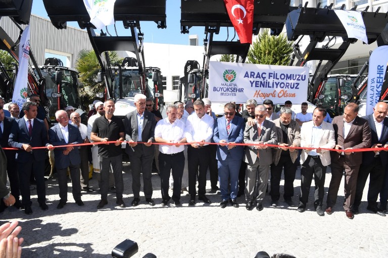 Malatya Büyükşehir Belediyesi araç filosunu güçlendirmeye ve yenilemeye devam ediyor.