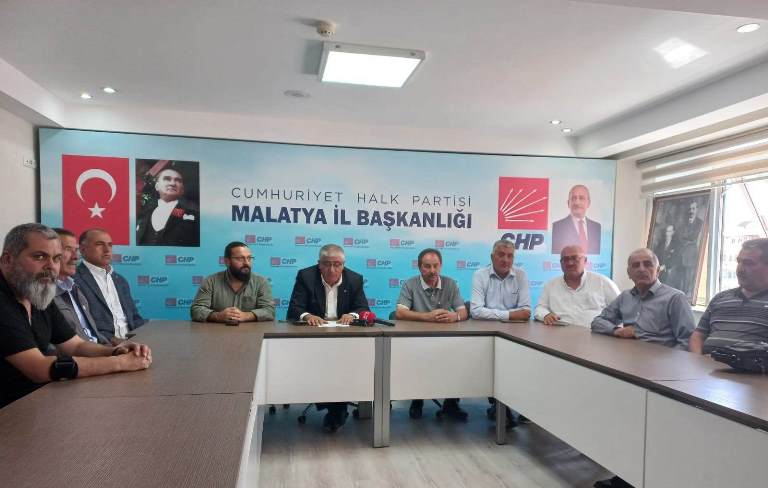 CHP İlçe Başkanları İl Kongresinde adaylarını Barış Yıldız olarak ilan ettiler.