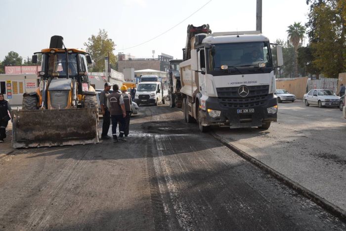 Adıyaman Belediyesi Asfaltlama Öncesi Freze Çalışmalarına Devam Ediyor