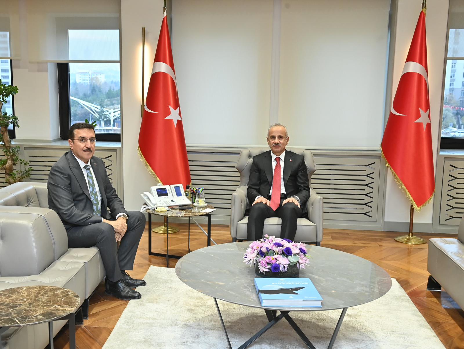 Tüfenkci, Ulaştırma ve Altyapı Bakanı Abdülkadir Uraloğlu’nu ziyaret etti