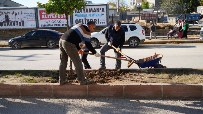 Yeşil Alan Düzenleme Çalışmalarıyla Adıyaman’ın Çehresi Değişiyor