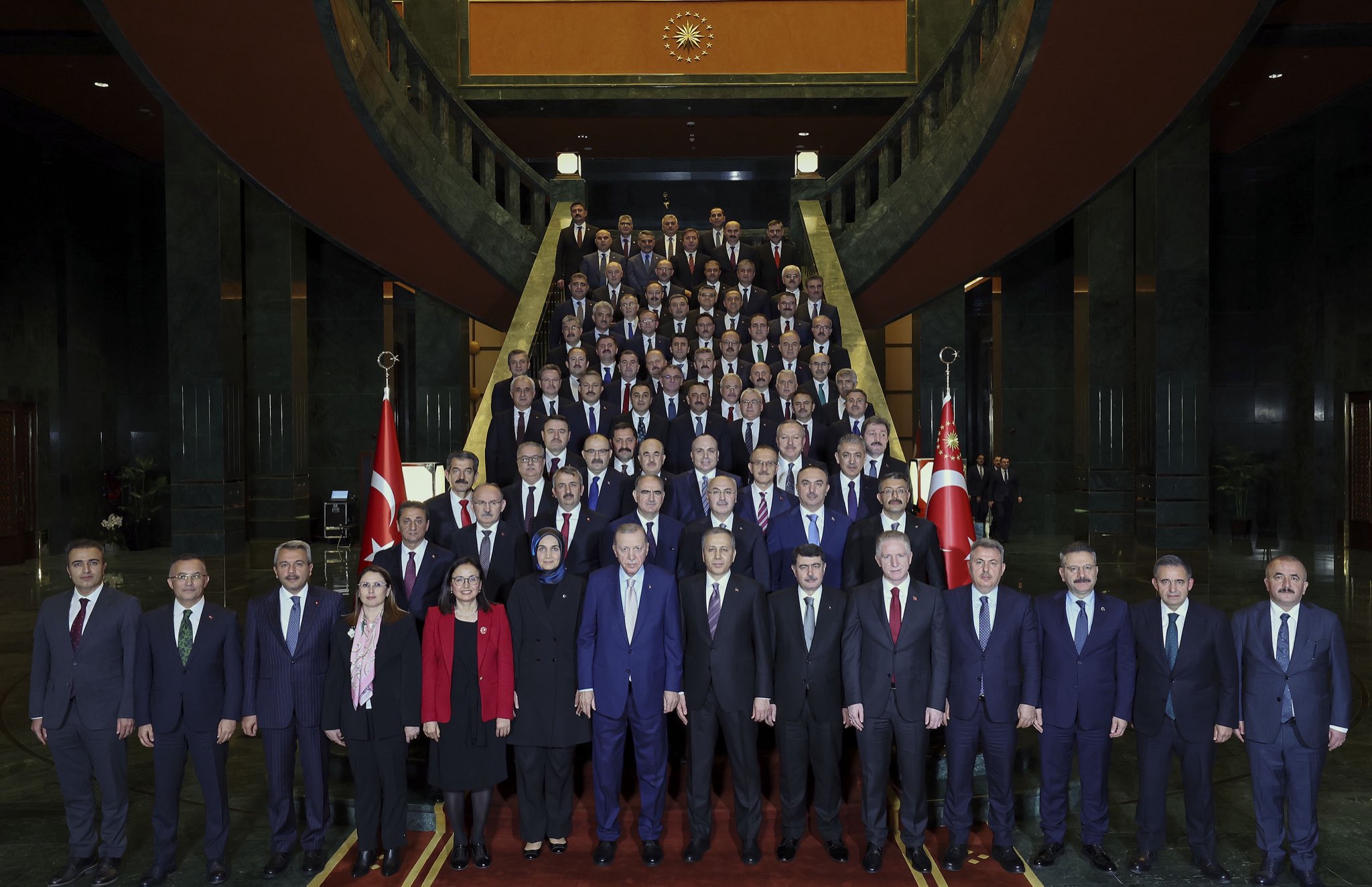 Cumhurbaşkanımız Sayın Recep Tayyip Erdoğan’ın teşrifleriyle Cumhurbaşkanlığı Külliyesi’nde düzenlenen ‘10 Ocak İdareciler Günü’ programına 81 il Valimizle birlikte katıldık.