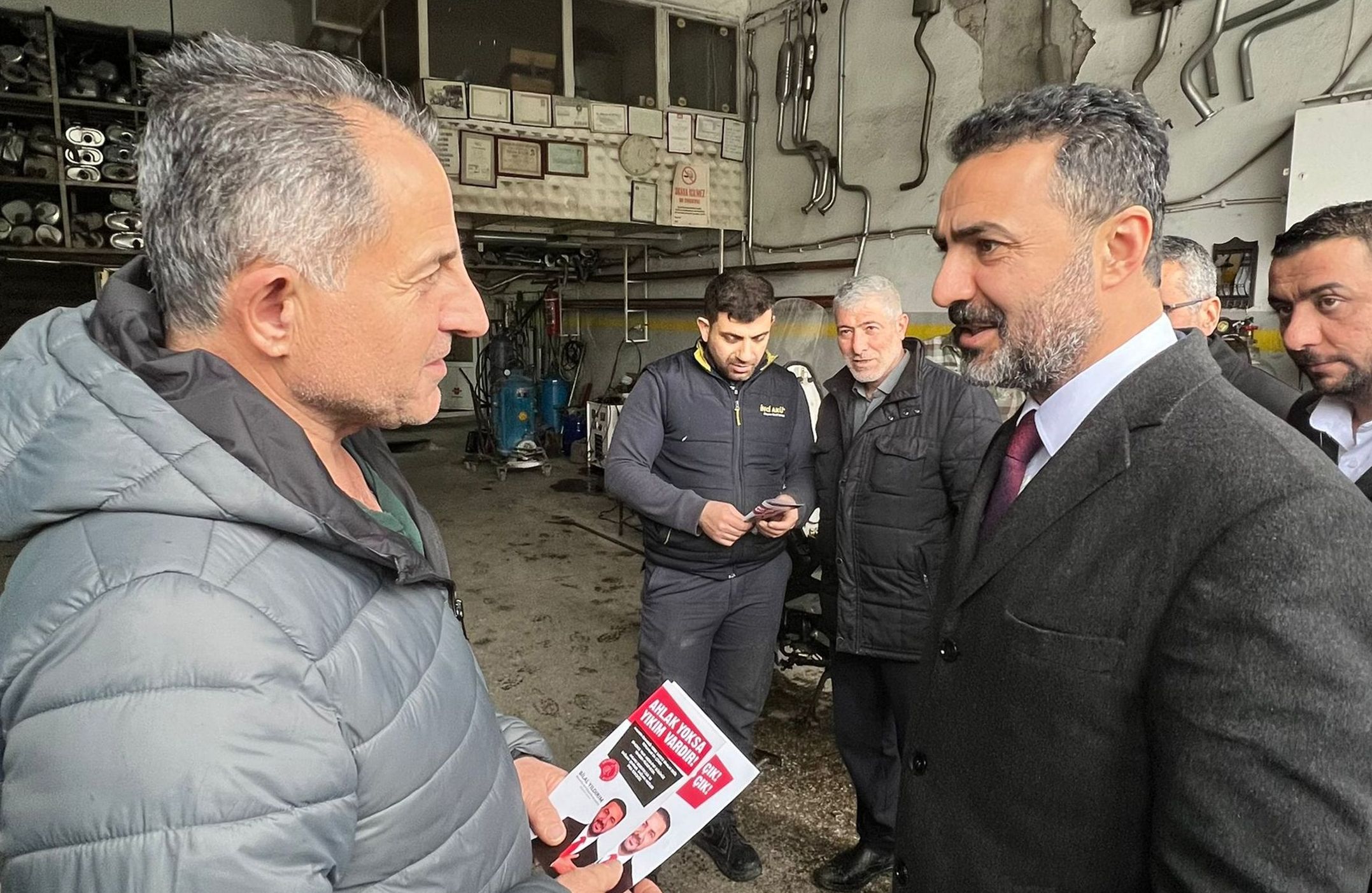 Depremin yaralarını sarmak, esnafın yarasını bilmekle olur, vatandaşın yarasını bilmekle olur