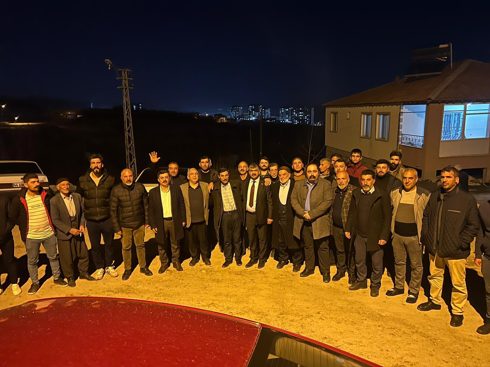 Başkan Karakuş çamurlu mahallesi sakinleri ile bir araya geldi