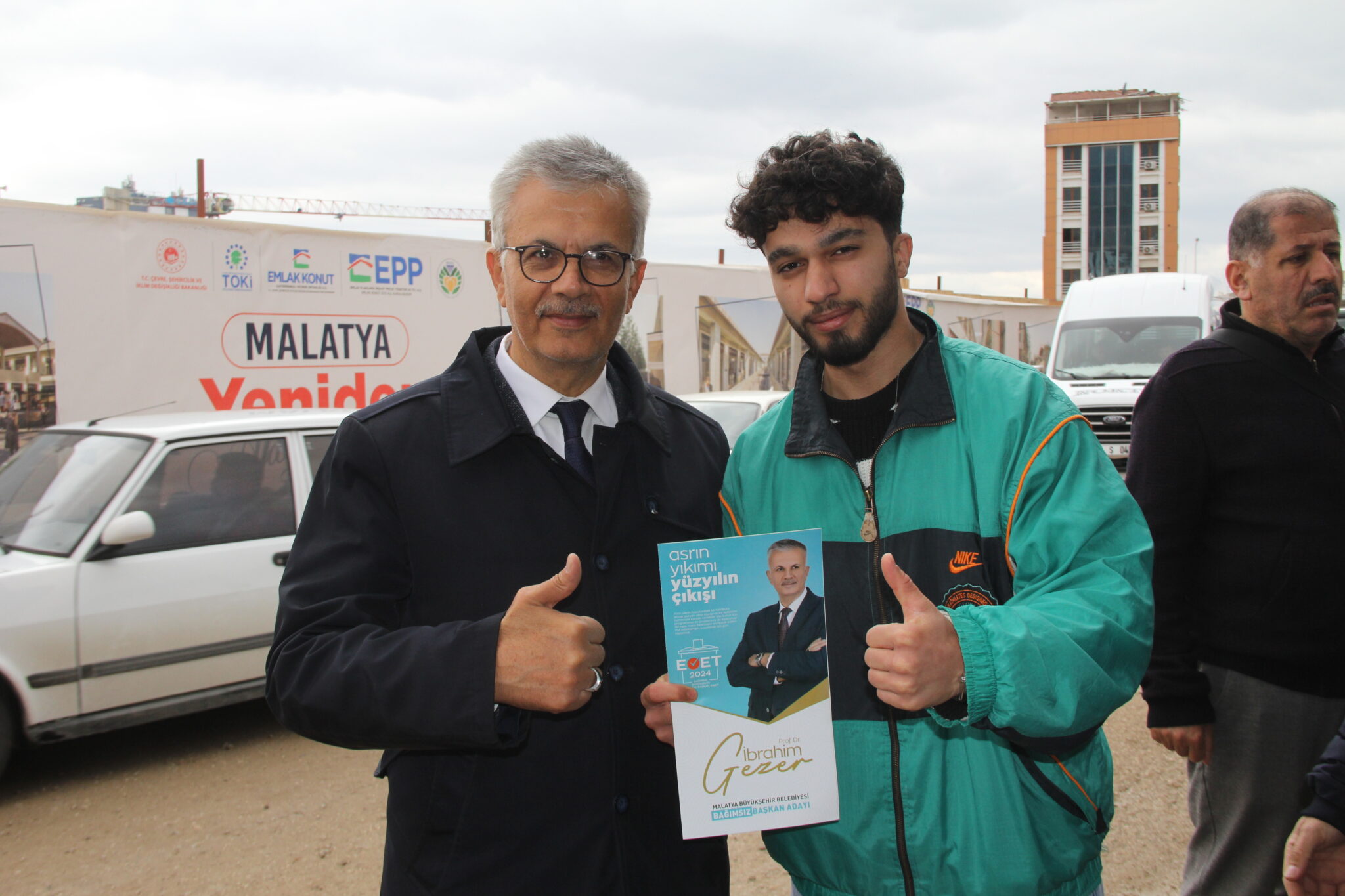 Malatya Büyükşehir Belediyesi Bağımsız Başkan Adayı Gezer Seçim Gezilerini Sürdürüyor 