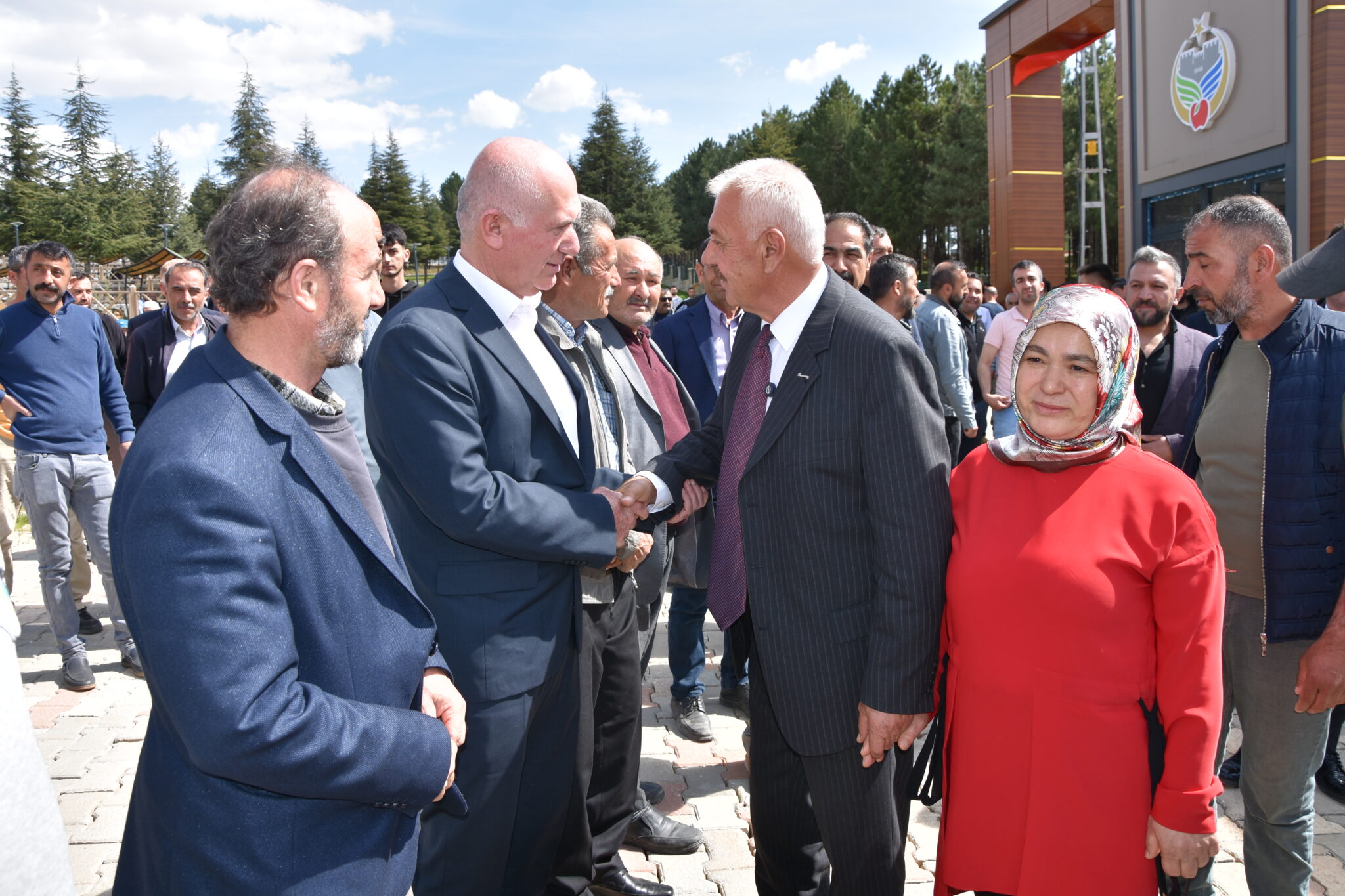 Doğanşehir Belediyesi’nde Devir Teslim Töreni: Mehmet Bayram Mazbatasını Aldı 