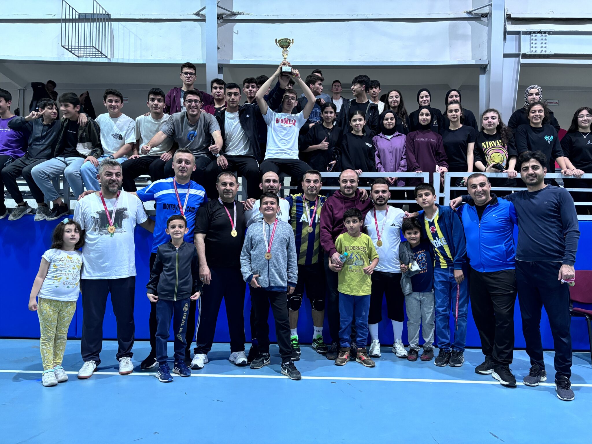 Arapgir’de Gençlik Haftası Etkinlikleri kapsamında Gençlik Haftası Voleybol Turnuvası düzenlendi.