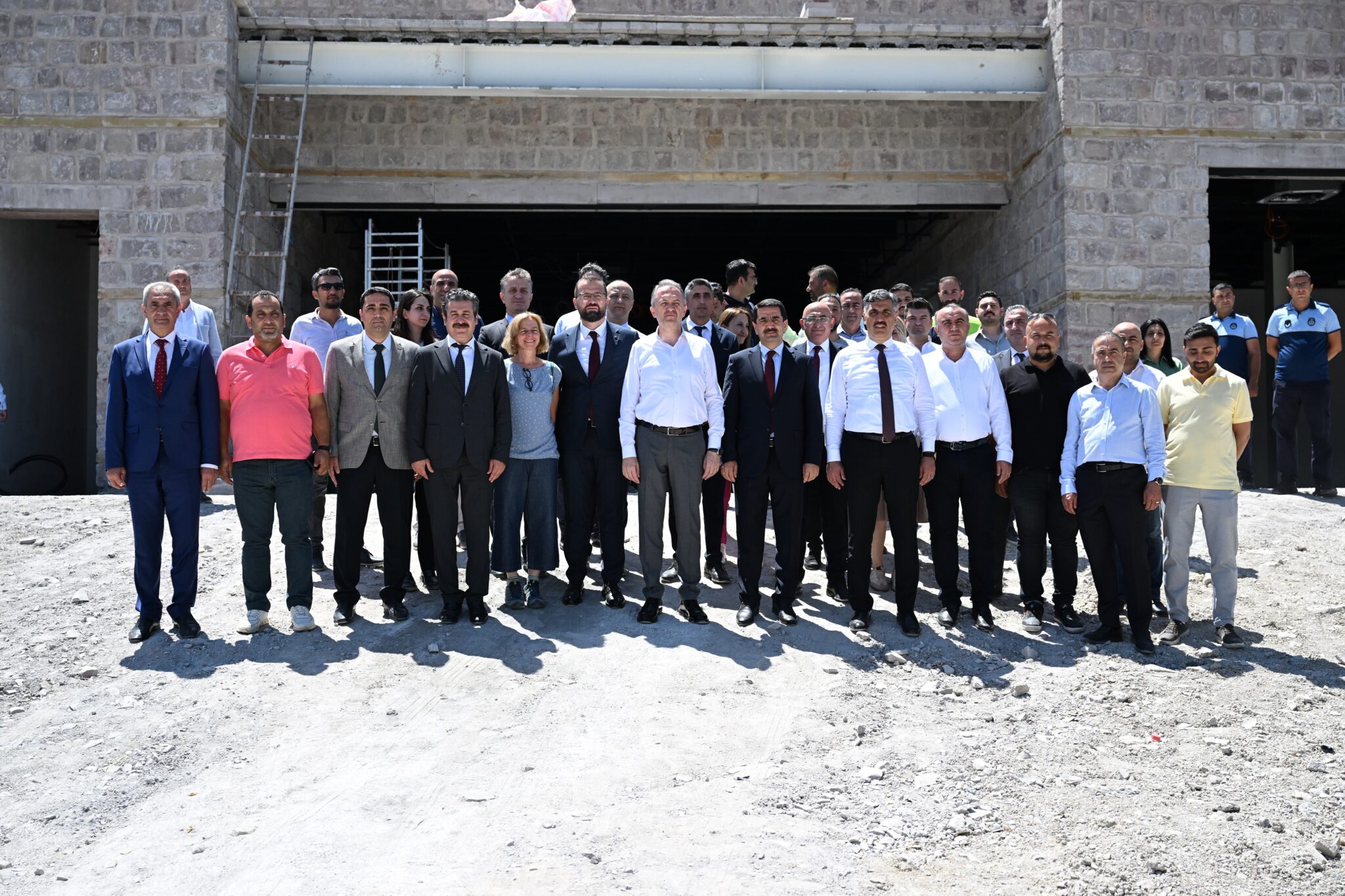 Başkan Taşkın, Bakan Yardımcısı Yazgı ile beraber Battalgazi’nin tarihi yapılarını inceledi