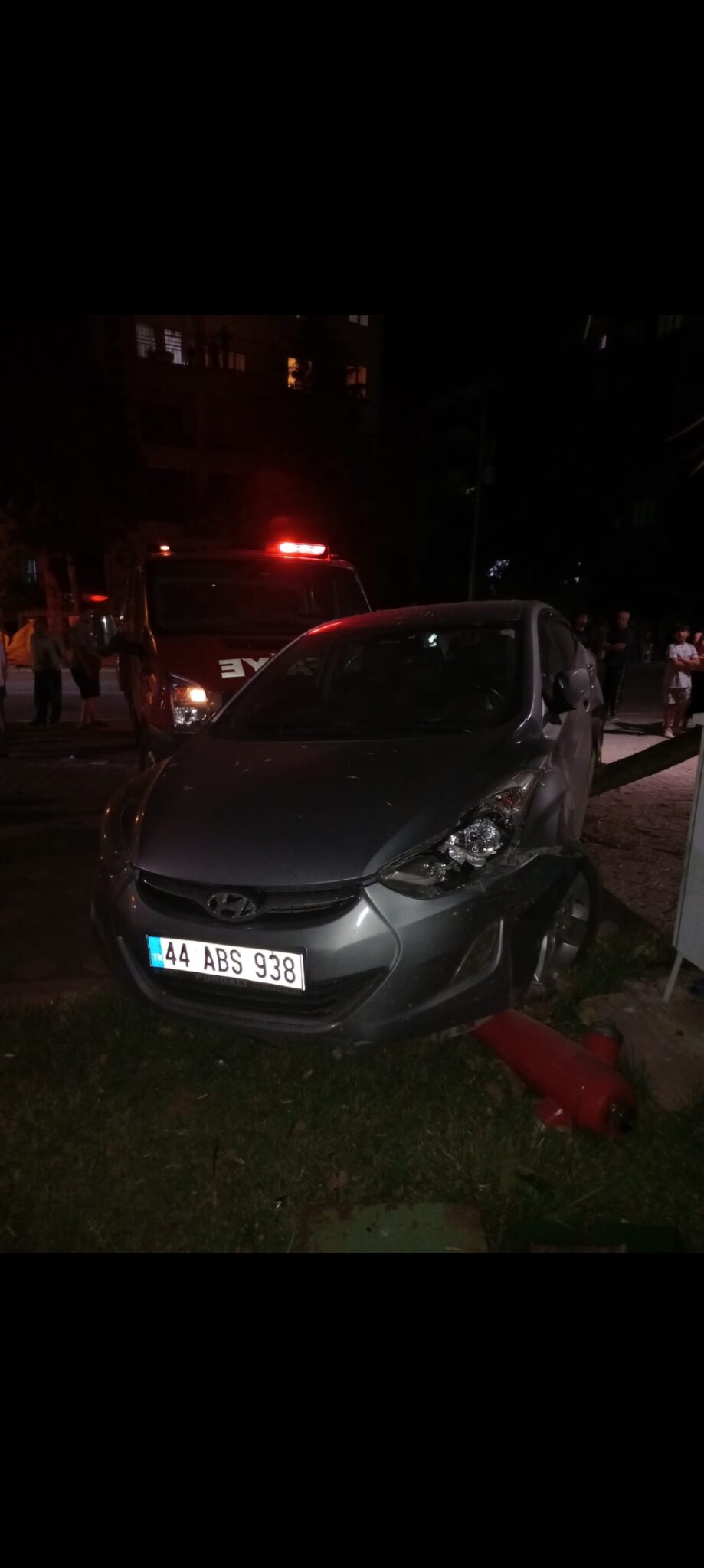 CHP İl Başkanının otomobiline İtfaiye aracı çarptı