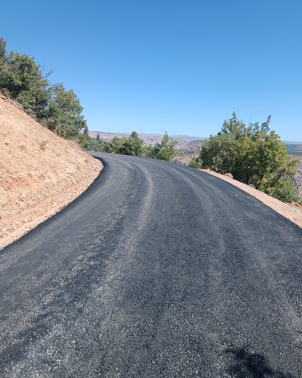 Büyükşehir Belediyesi Akçadağa 20 Kilometre Asfalt Serimi Yaptı