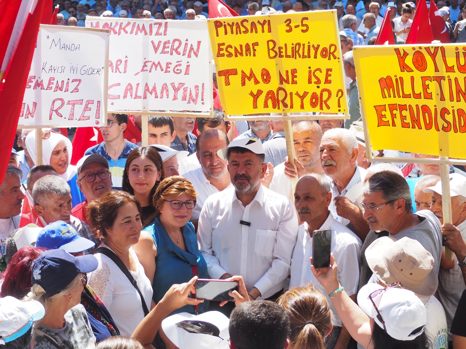 Hekimhan’da ‘Büyük Kayısı Mitingi’   CHP’li Ağbaba: “Bu haksız düzeni hep birlikte yıkacağız” 