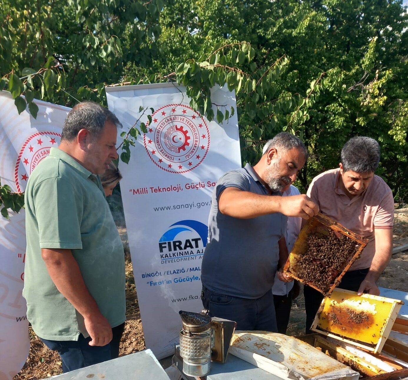 Yeşilyurt Belediyesi’nden ‘Arının Dili, Balın Özü’ Projesi