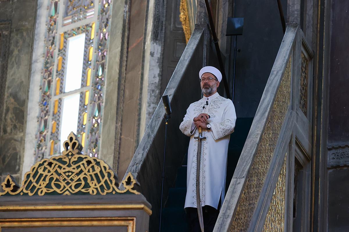 Şahsiyetimizi İmar Eden Kutlu Mekan: Cami