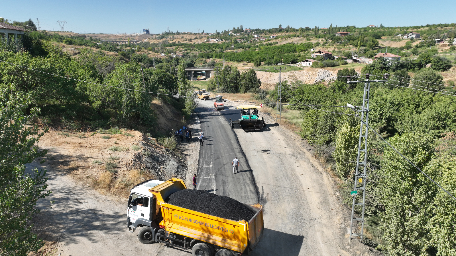 Şahnahan Mahallesindeki Mevcut Yol Yenileniyor