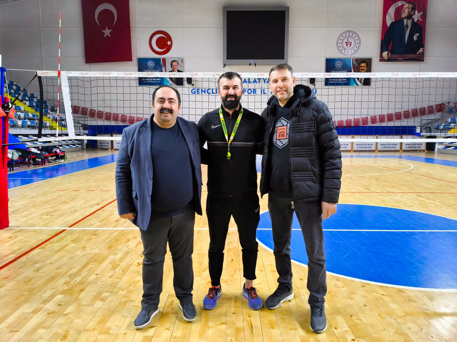 CHP İl Başkanı Yıldız Genç Voleyboycular ile bir Araya Geldi