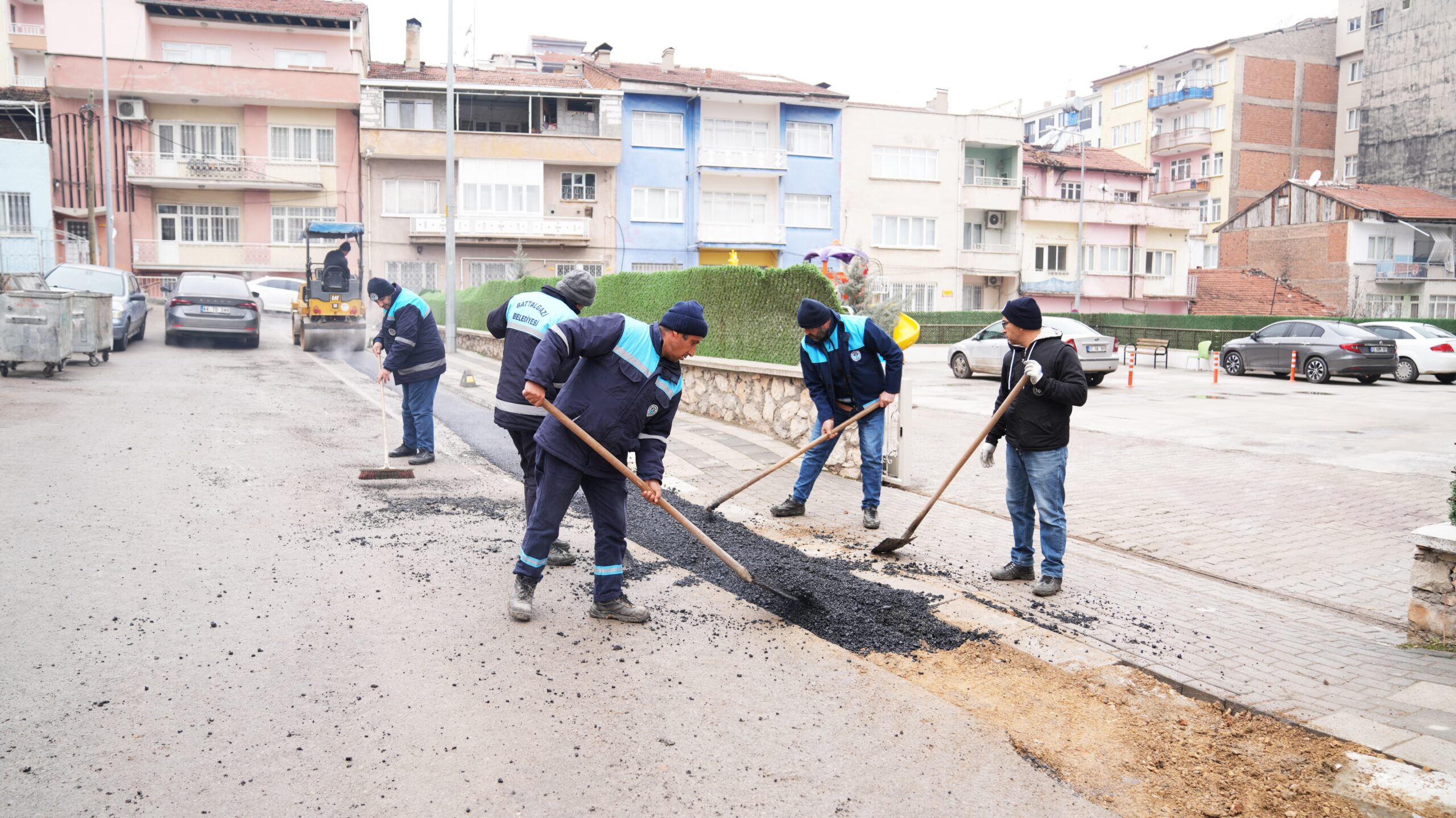 Battalgazi de Konforlu Ulaşım İçin Asfalt Çalışması