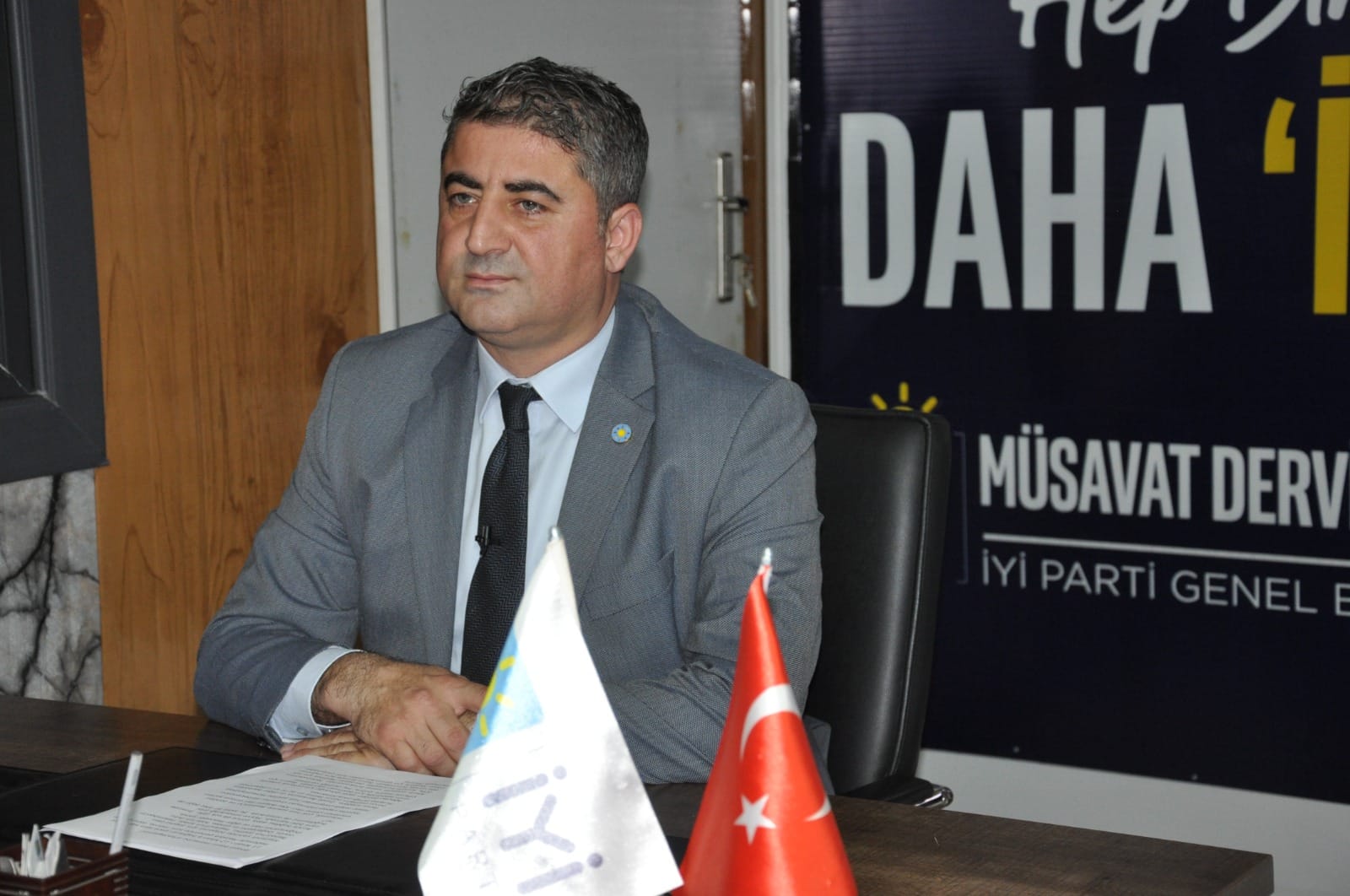 Memur Tatil Yapıyor İşçi Çalışıyor