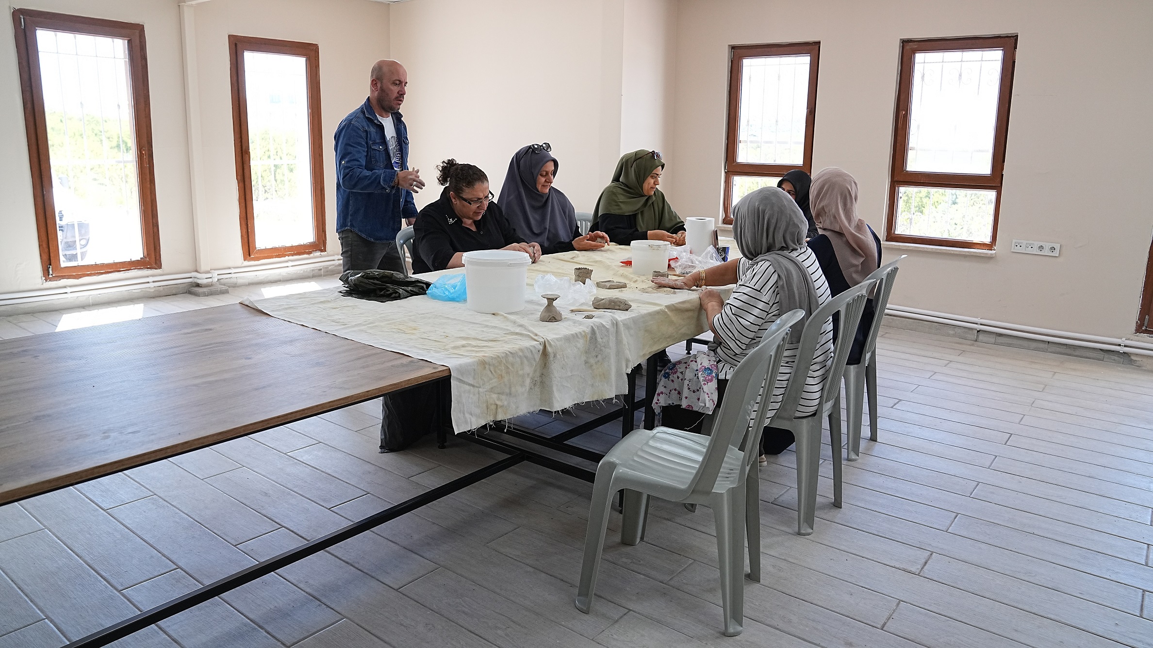 Çok Sayıda Kadın Eğitimlere Katılıyor