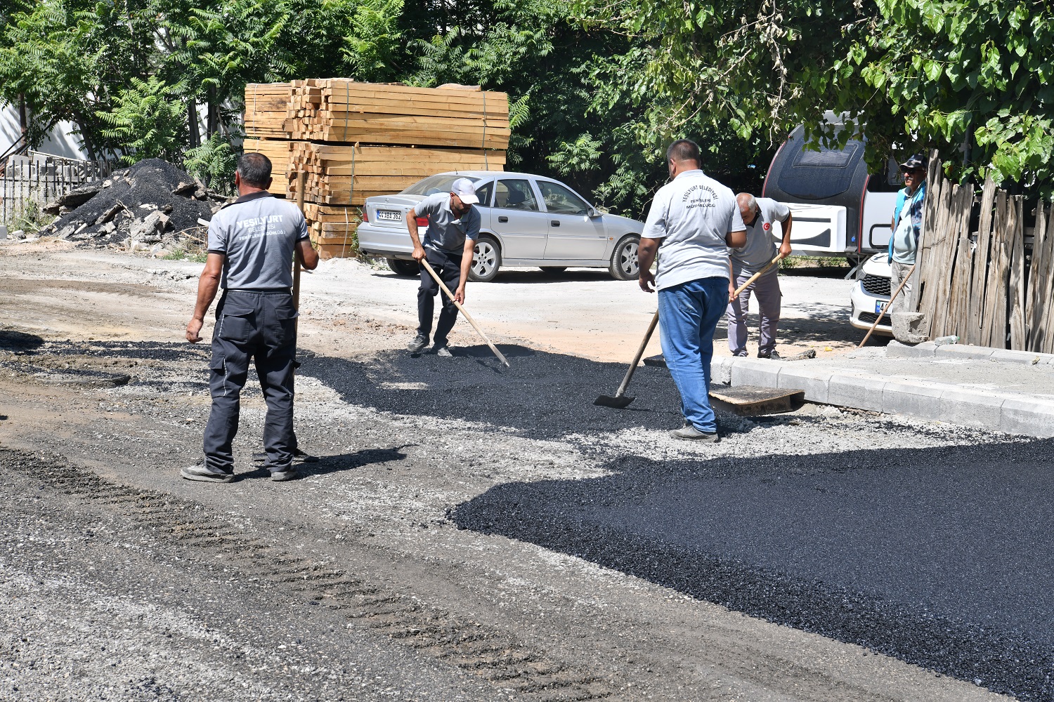 Yeşilyurt’ta Yollar Baştan Aşağı Yenileniyor! İlçede Büyük Dönüşüm