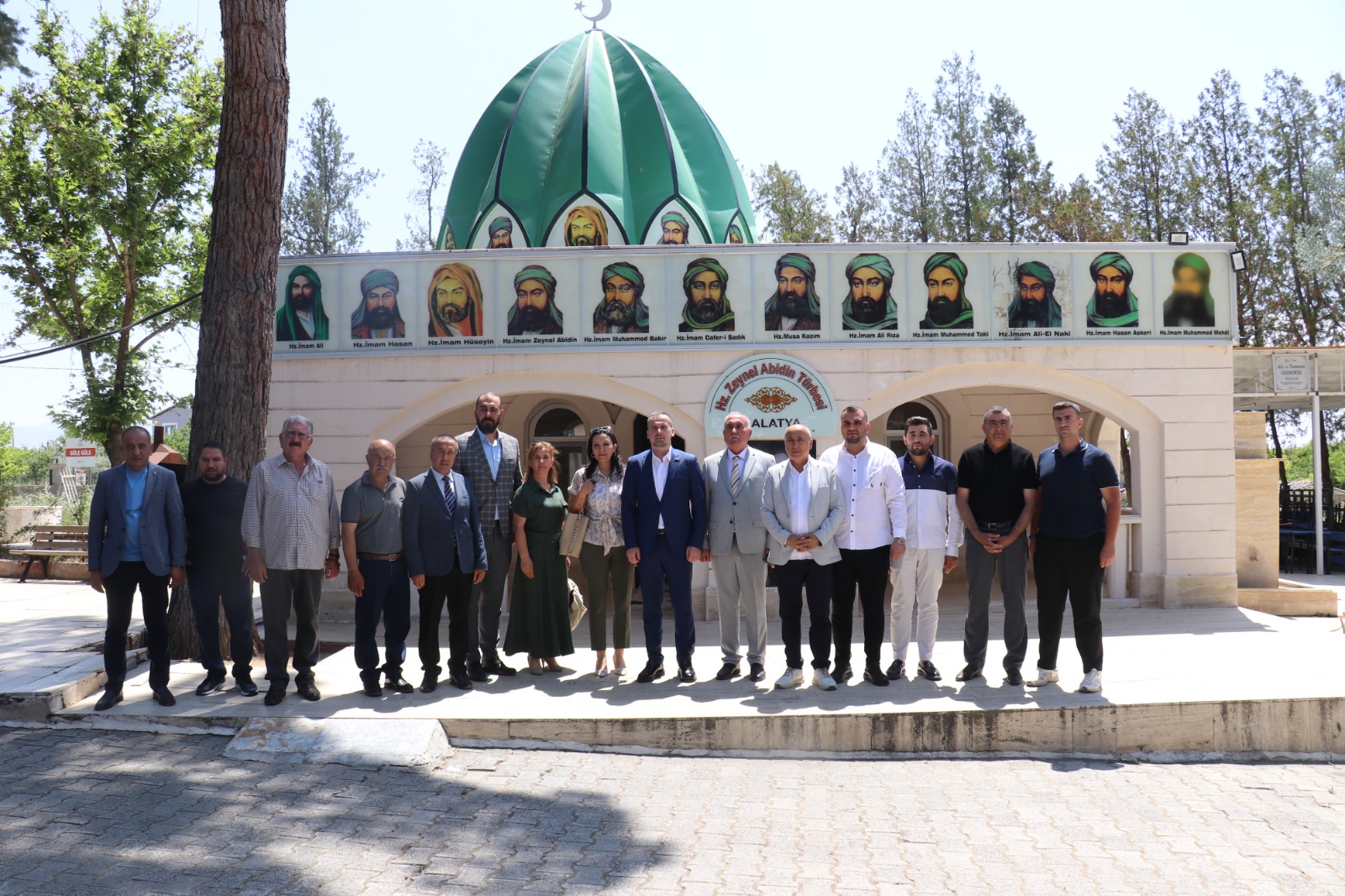 Maginder’den Zeynel Abidin Türbesine Ziyaret