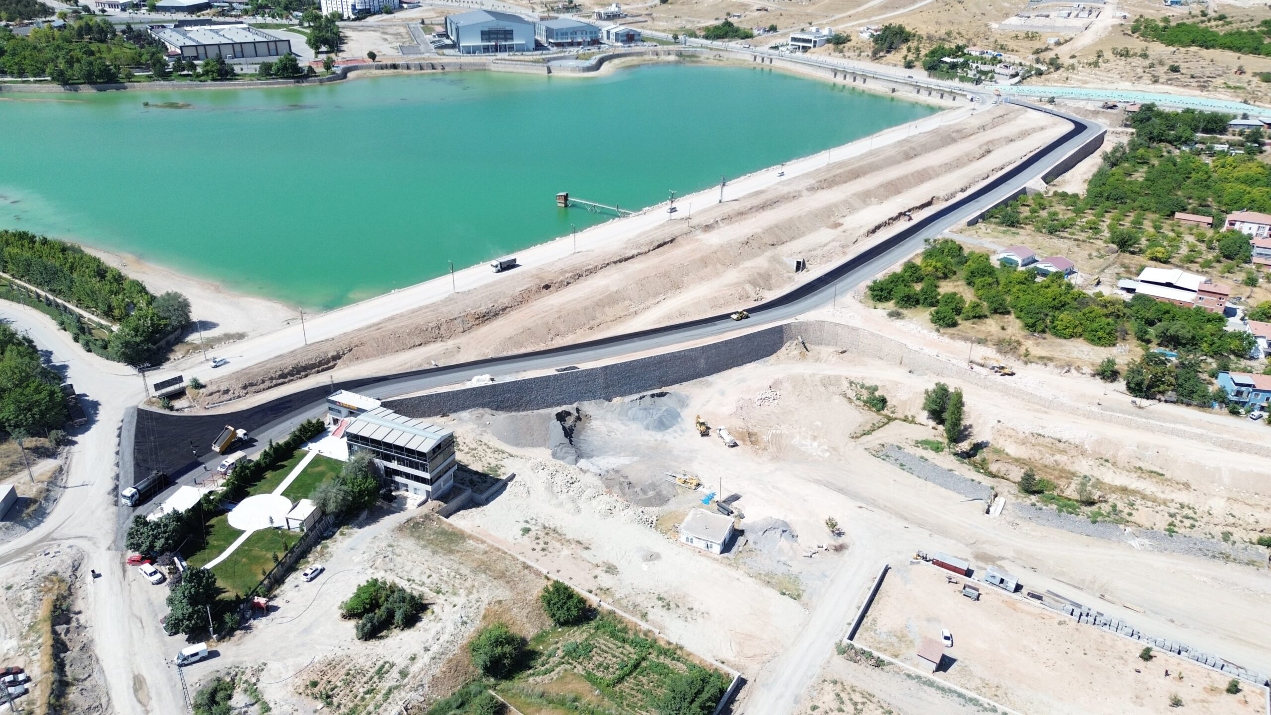 Battalgazi’de Asfalt Seferberliği Sürüyor