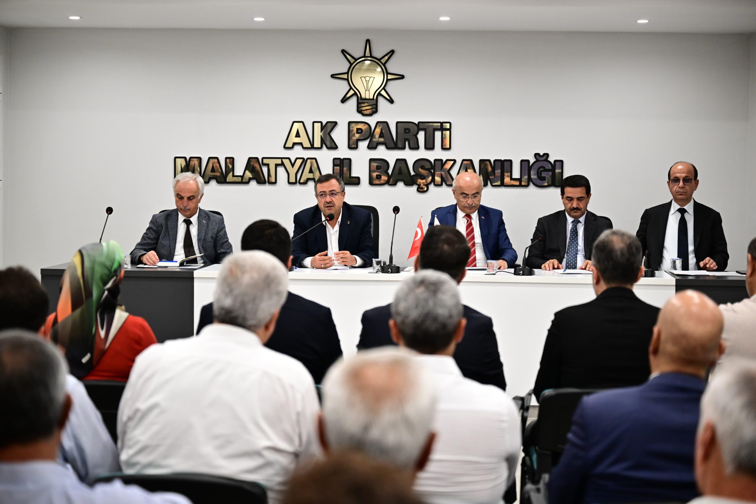 İl Başkanı Bakan: “Sokağa çıkma tehditleri, erken seçim çağrıları tamamen ucuz ve hayal ürünü siyaset oyunlarıdır”
