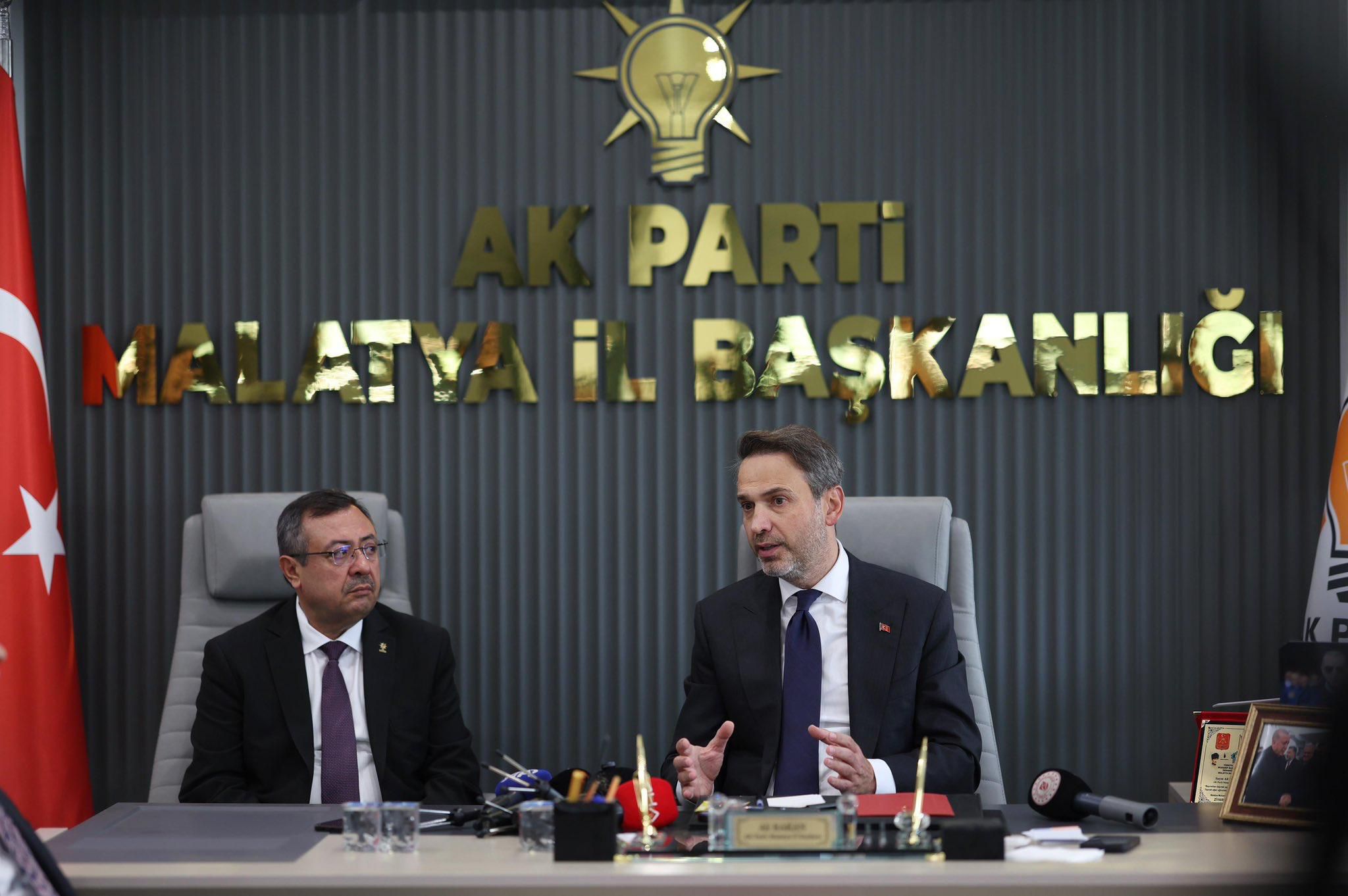 Bakan Bayraktar, AK Parti Malatya İl Başkanı Ali Bakan ile bir araya geldi