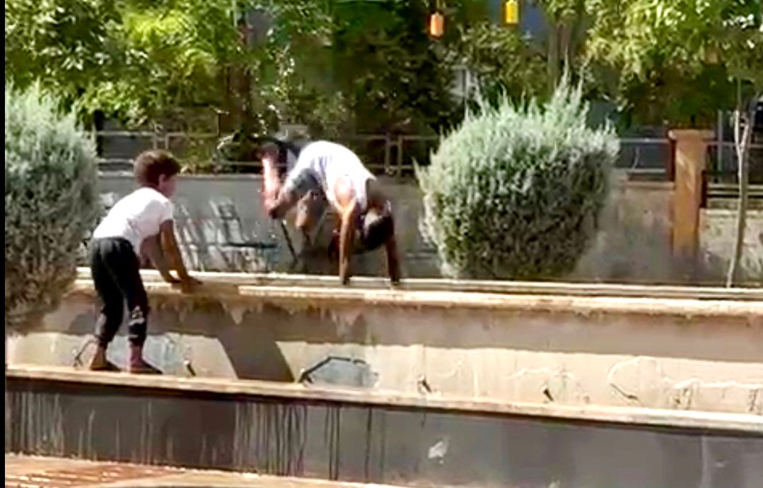 Malatya’da çocukların kanal keyfi