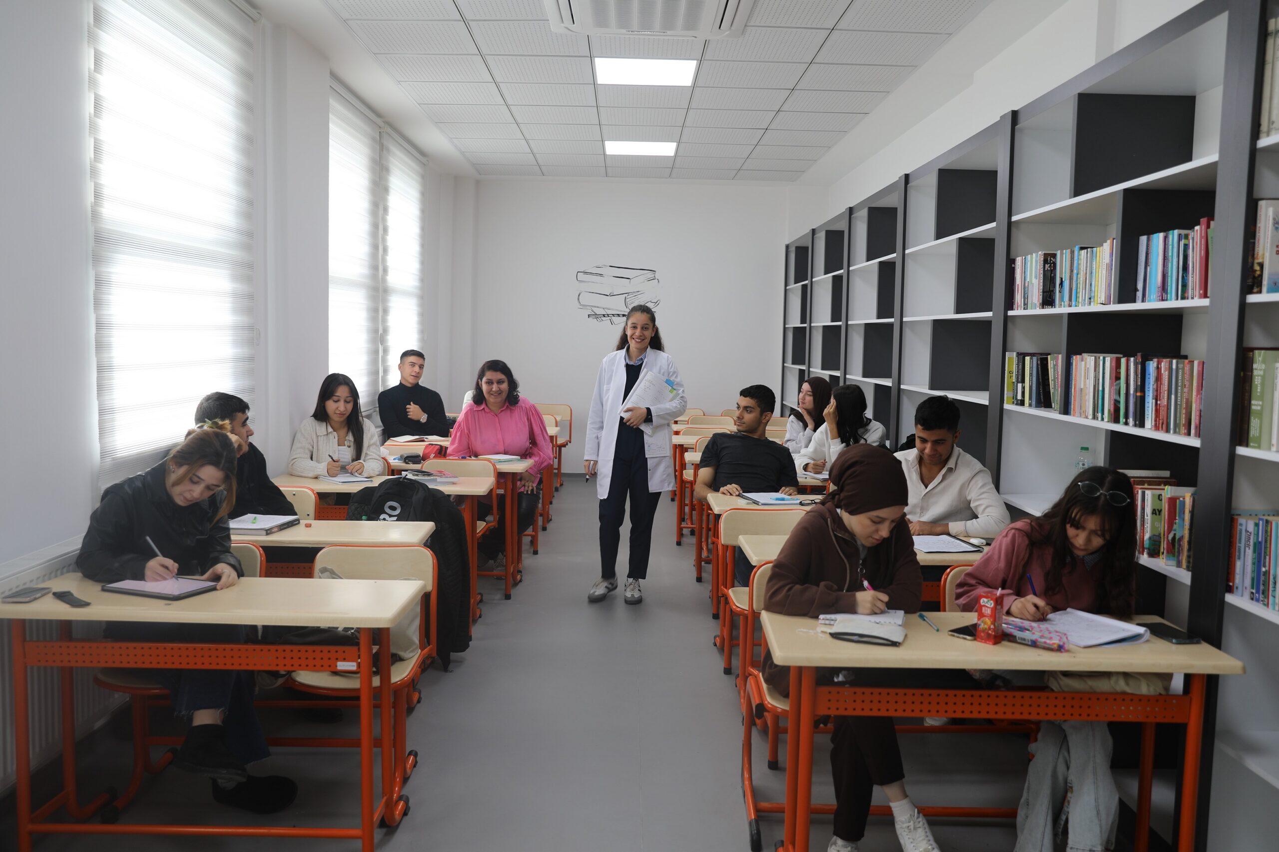 “Hiçbir Ücret Vermeden Derslere Katılıyoruz”