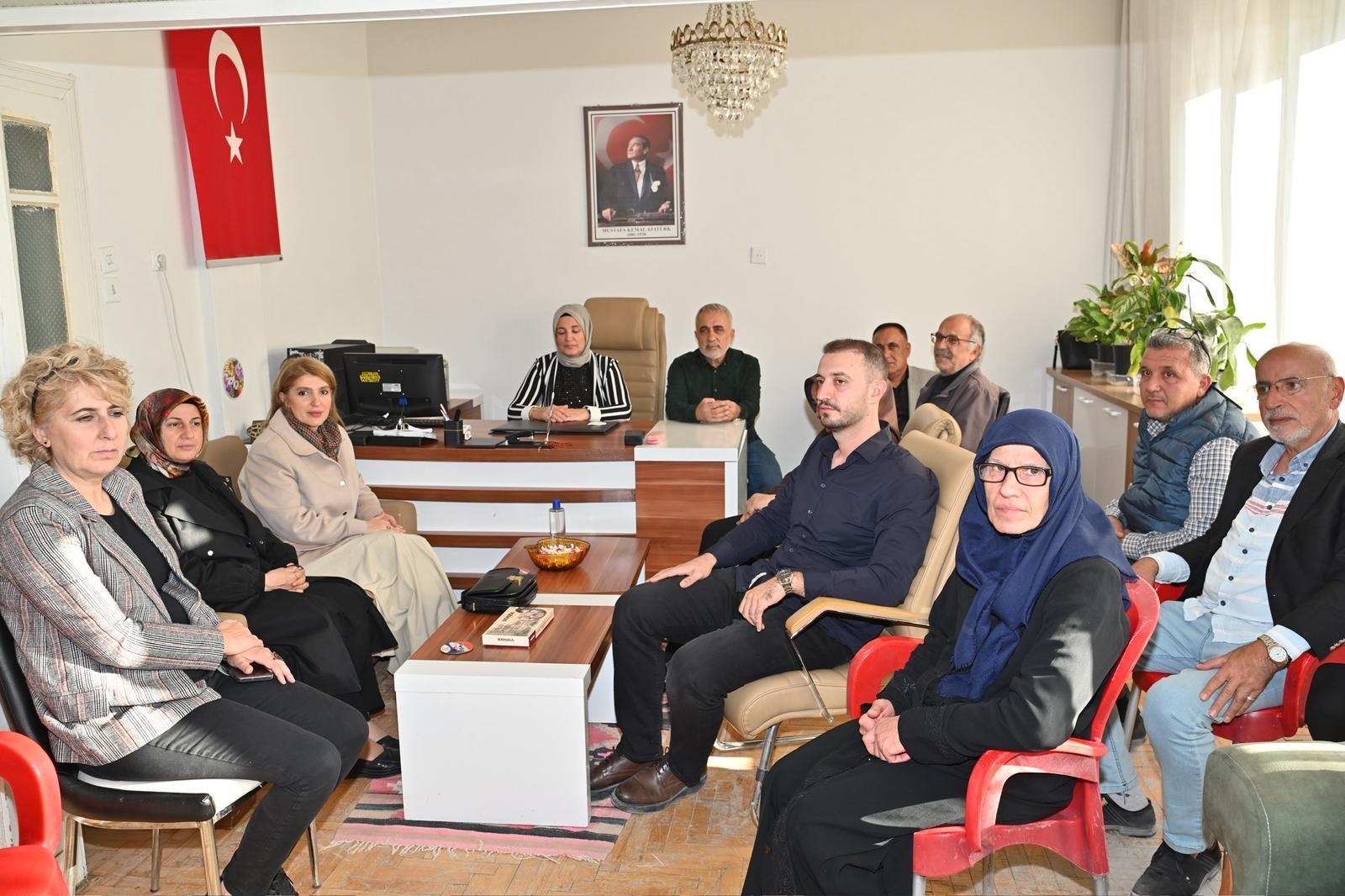 Ölmeztoprak: Kira Yardımlarındaki Aksaklıklar Çözülüyor, İnternet Altyapısı Yakın Takipte
