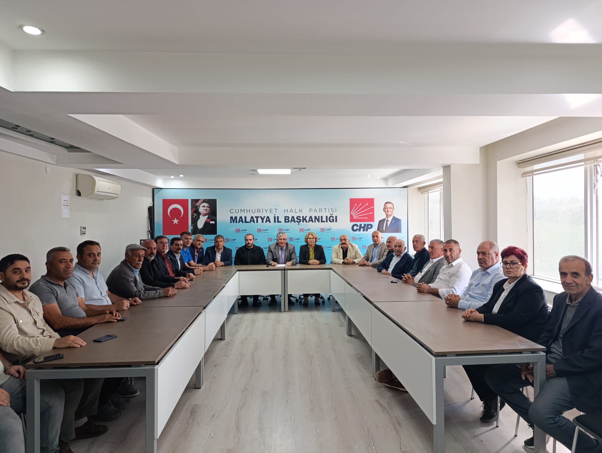 CHP’de ilçe başkanlarından Barış Yıldız’a tam destek