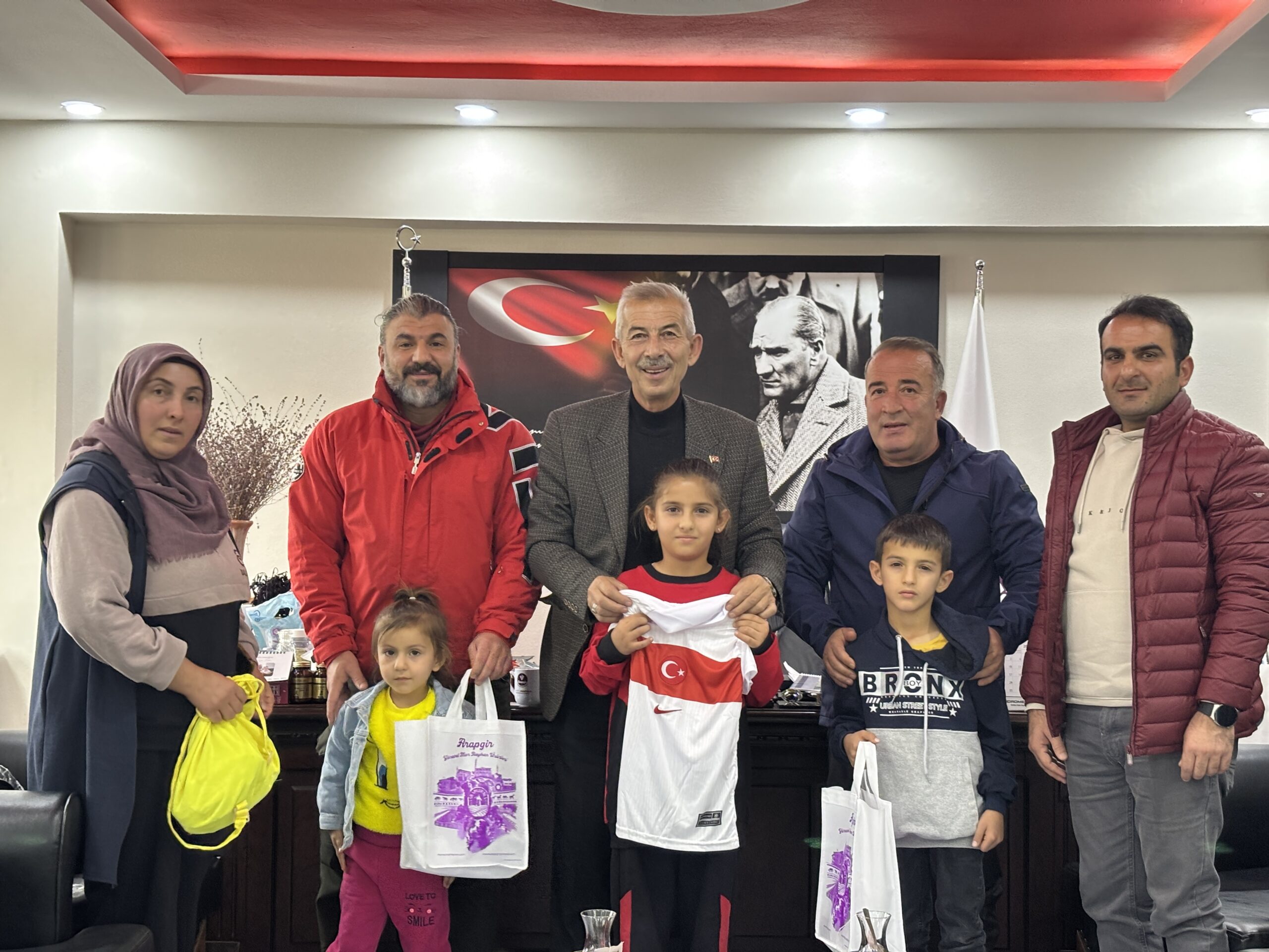 Belediye olarak her zaman gençlerimizin yanında olacağız