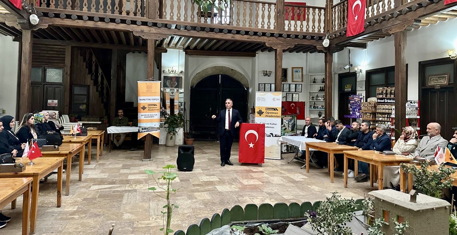 Fethi Gemuhluoğlu Arapgir’de Özel Programla Anıldı