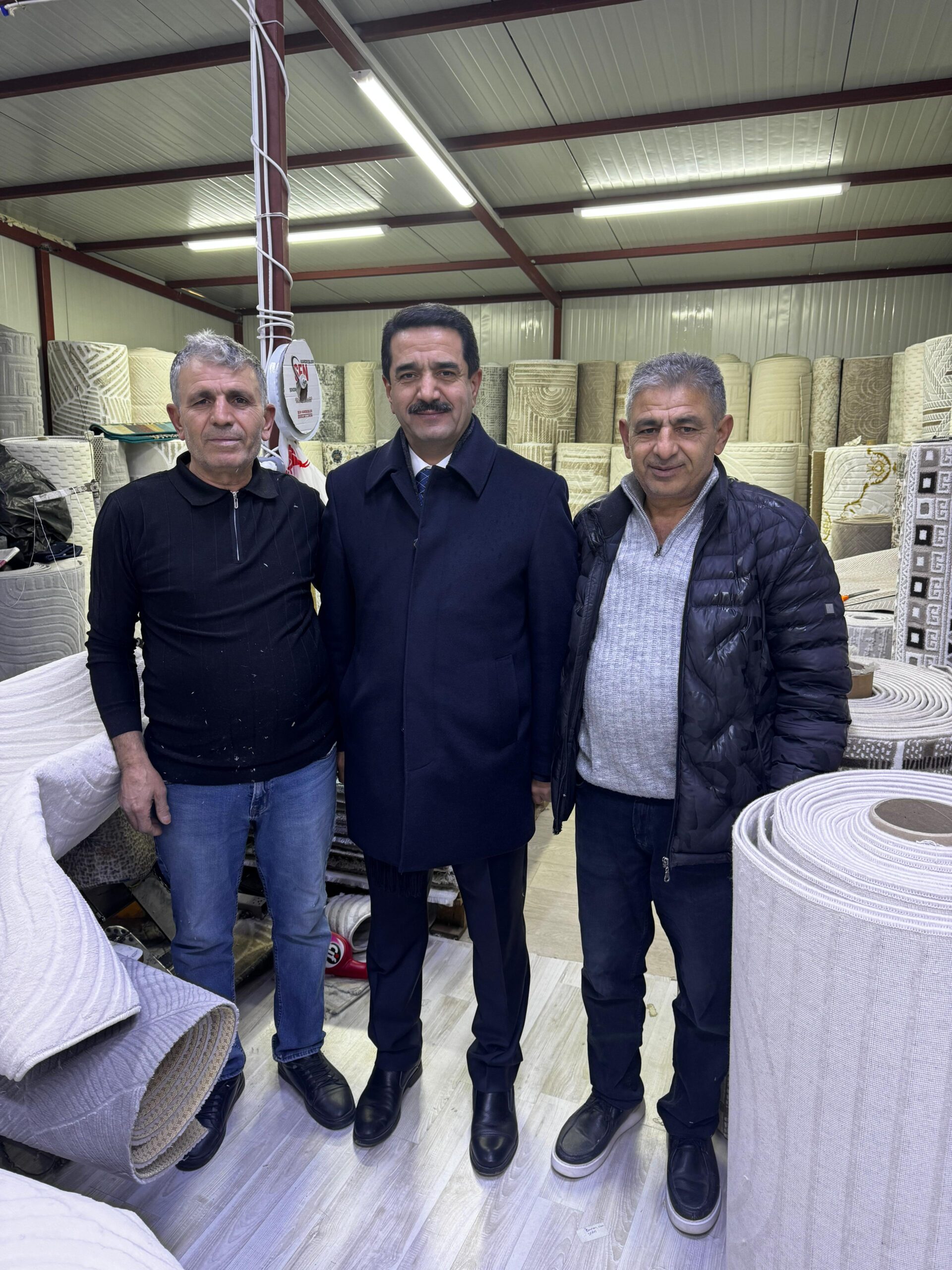 Battalgazi Belediye Başkanı Bayram Taşkın, İnönü Caddesi’nde esnaf ve vatandaşlarla bir araya geldi.