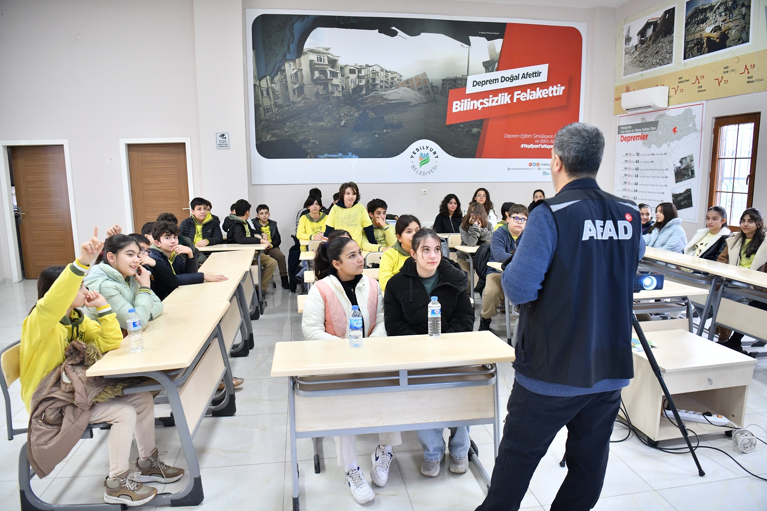 Yeşilyurt’ta Öğrencilere Depreme Karşı Hayat Kurtaran Eğitim!