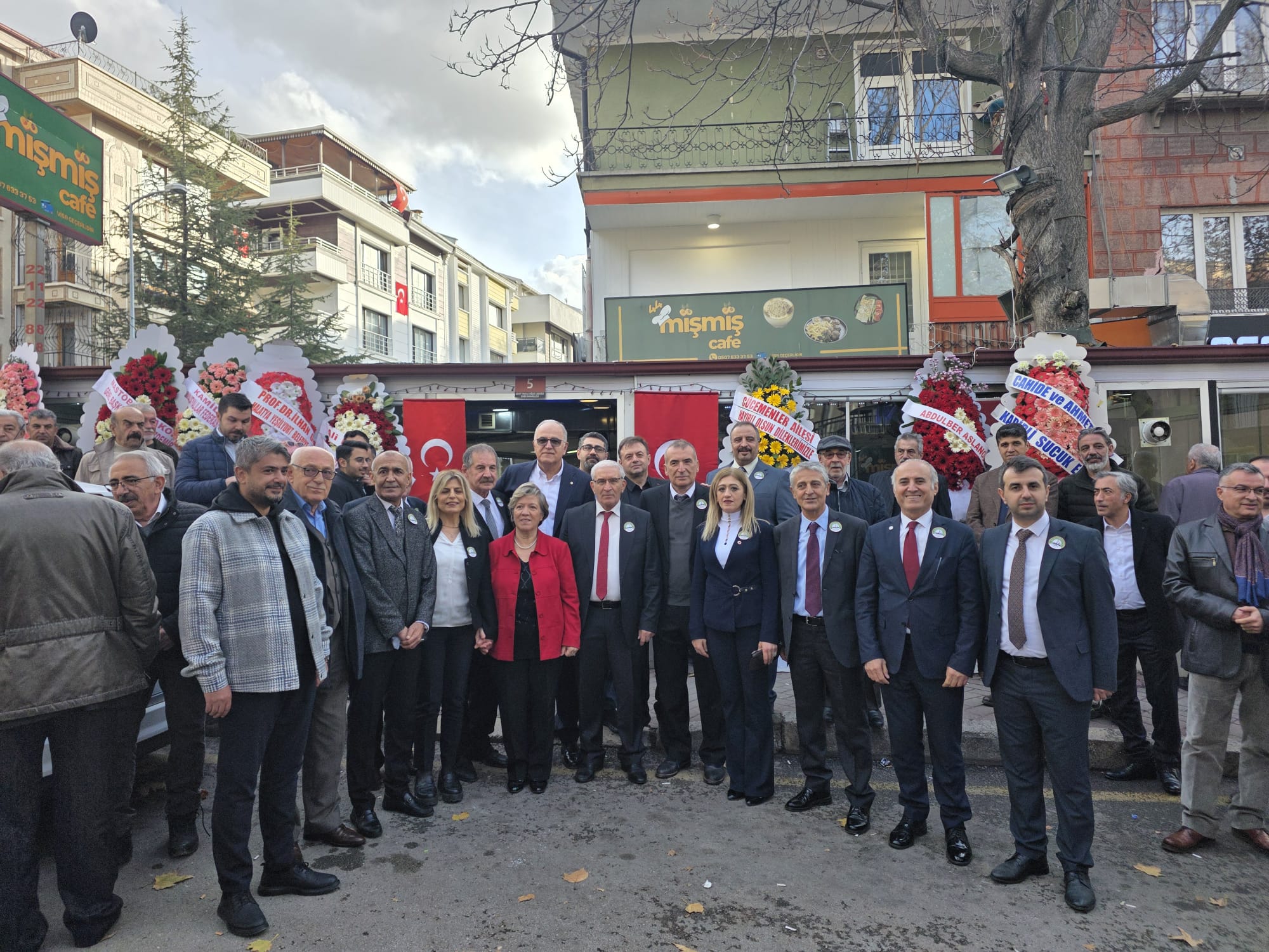 “Malatyalıları Bir Araya Toplayan(MİŞMİŞ) Başkan, Yeşilyurt Derneği’nin Açılışını Gerçekleştirdi”