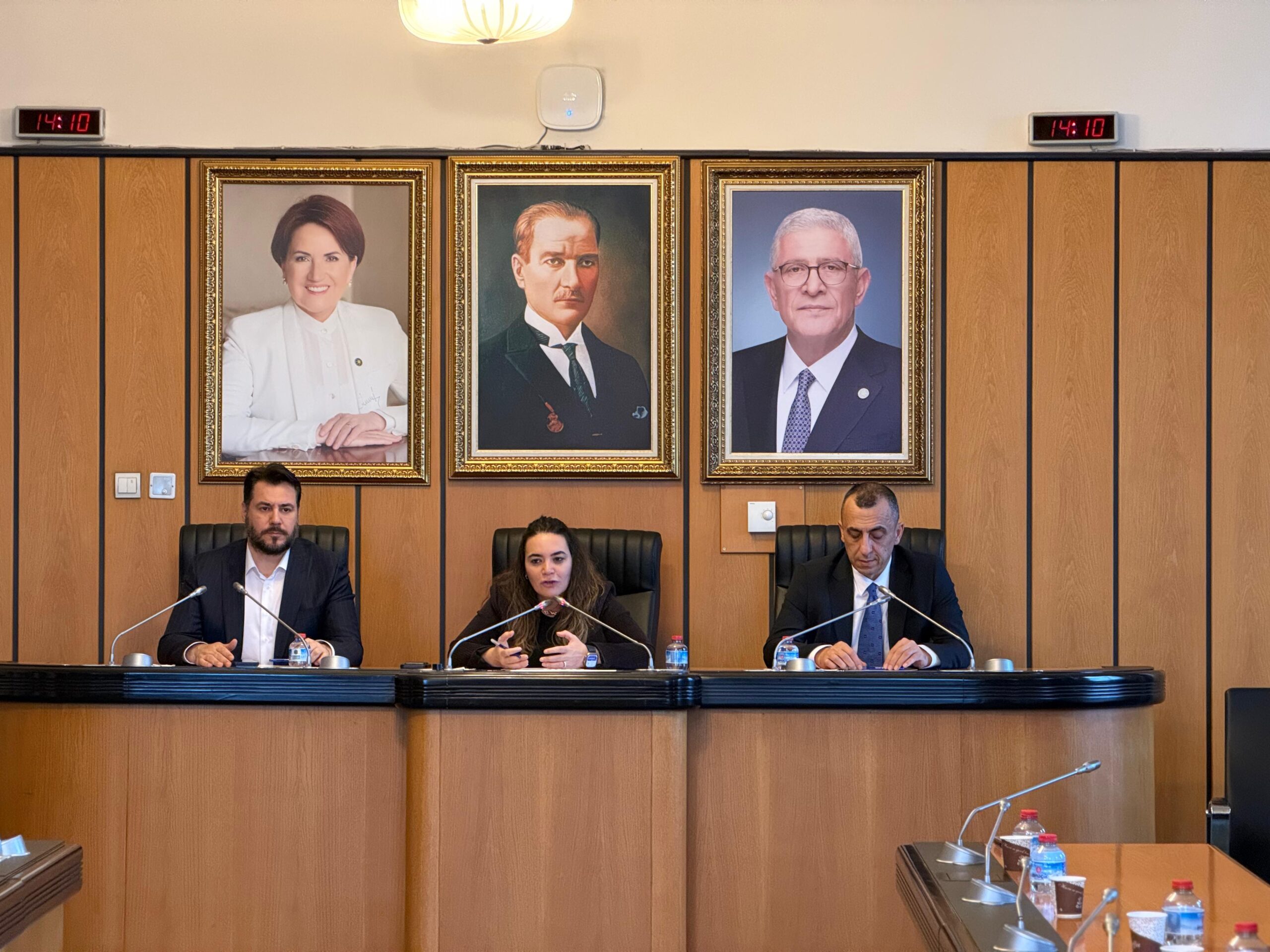 Üniversite Öğrencilerinden Ayyüce Türkeş Taş’a Ziyaret