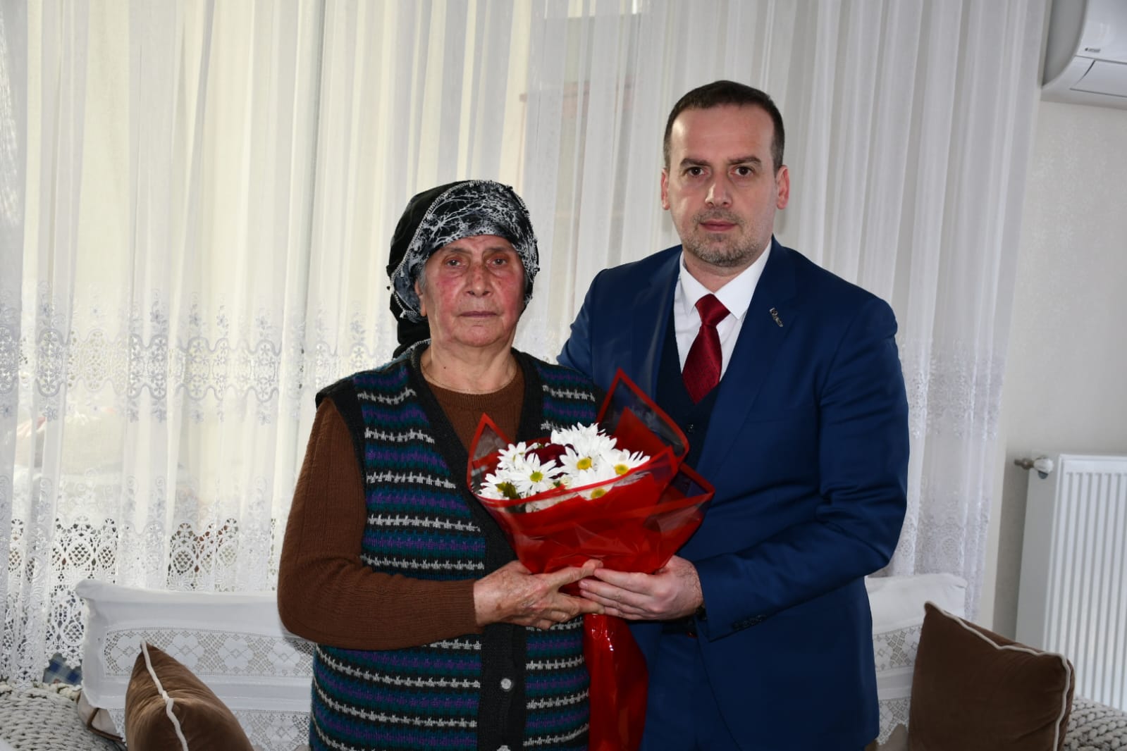 Karademir’den Şehit Annesine Kadınlar Günü Ziyareti